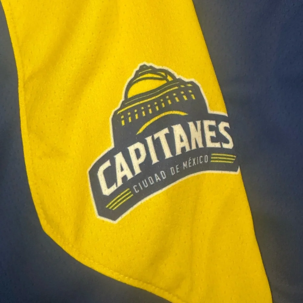 Nike shorts capitanes jersey